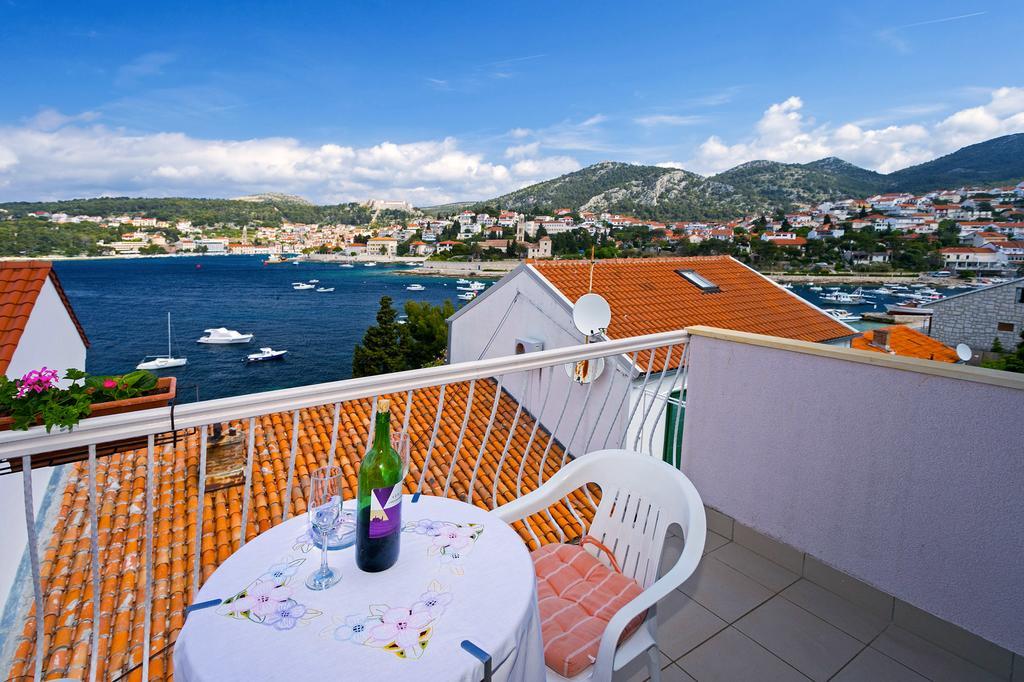 Apartments Bicanic Hvar Town Bagian luar foto