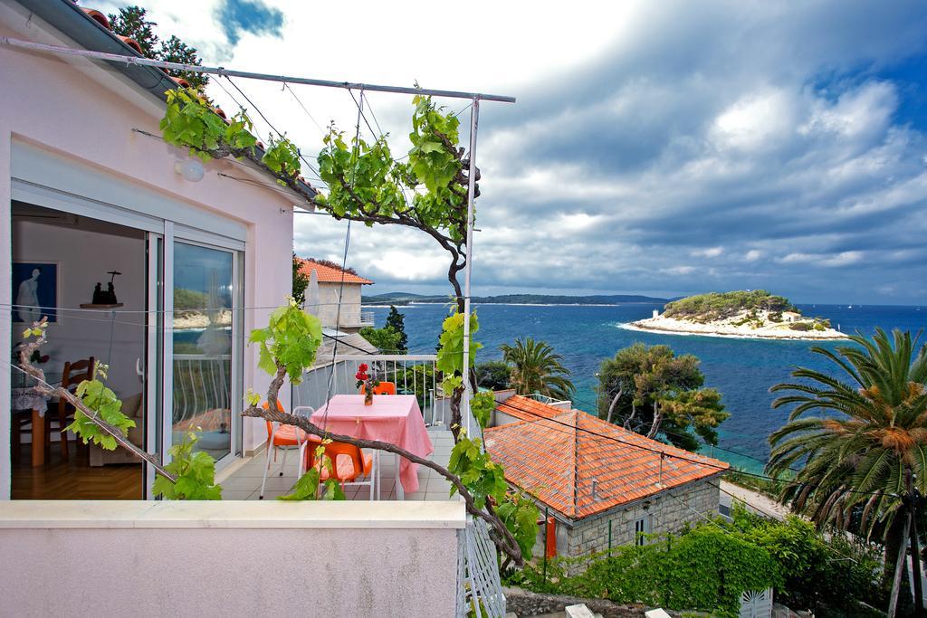 Apartments Bicanic Hvar Town Bagian luar foto